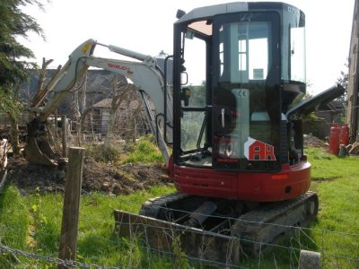 MINI DIGGER.jpg