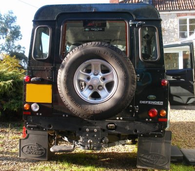 09 REG LANDROVER DEFENDER REAR.jpg