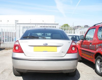 FORD MONDEO 05 REG REAR SENSORS MOBILE RADIO FITTER.jpg