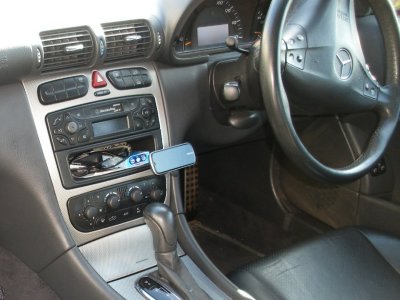 Mercedes with Nokia CK200 3.jpg