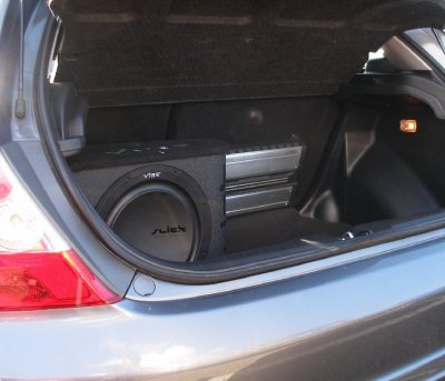 Amp and Sub in Honda Civic Type R 04 plate 4.JPG