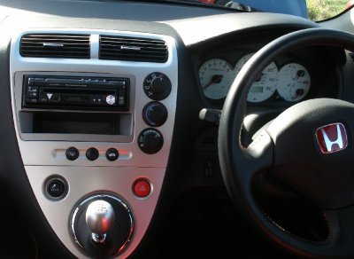 Radio in Honda Civic Type R 04 plate 2.JPG