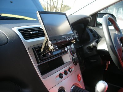 Radio in Honda Civic Type R 04 plate 3.JPG