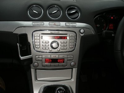 Nokia CK-7W in Ford Mondeo 07 plate.JPG