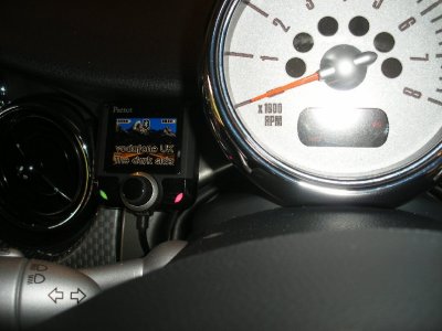 Parrot LS3200 in BMW Mini 06 plate.JPG