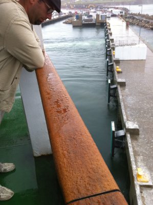 Tight fit for the ferry to clear the jetty 1