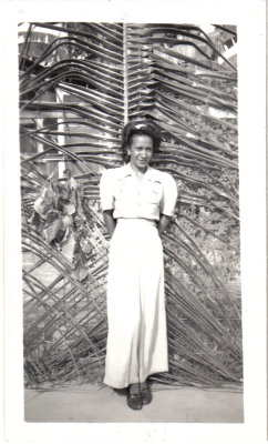 Unidentified Girl Hawaii 1943