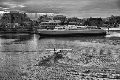 Victoria-ferry2-black-and-white-HDR.jpg