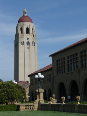 Hoover Tower, a Stanford Icon P1030527.jpg