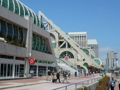 Partial View of San Diegos Gigantic Convention Center P1000322.jpg