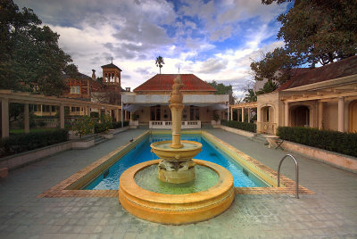 Ripponlea Pool and fountain