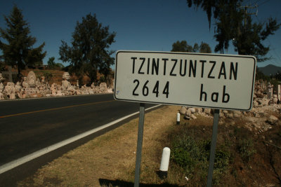 roadside sculptures,Tzintzuntzan, Lago Pátzcuaro