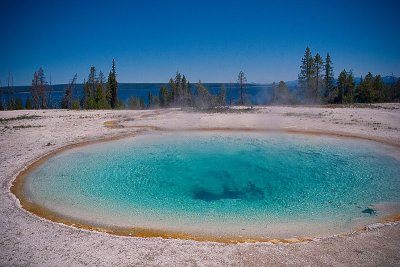 Blue Funnel Pool, West Thumb, Yellowstone