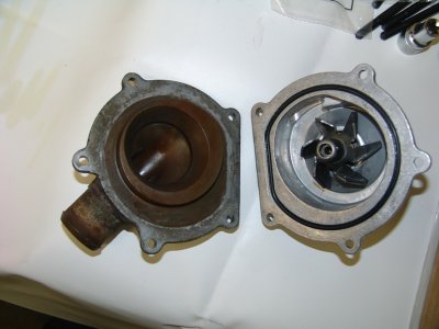 13 Rengjort lock och ny pump.JPG