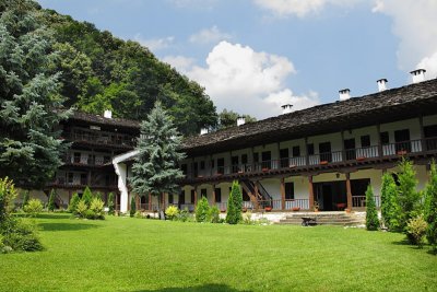 Troyan Monastery 6789a