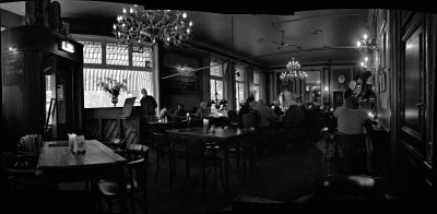 de Beurs - morning coffee BW sm.JPG