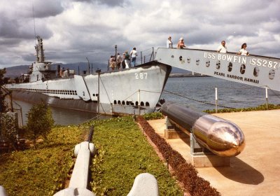 Retired US Submarine at Pearl Harbour.jpg