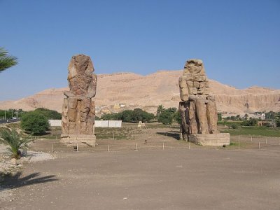 Colossi Memnon.jpg