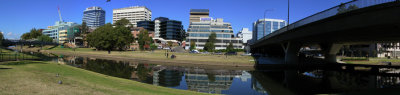 Parramatta river above weir.jpg