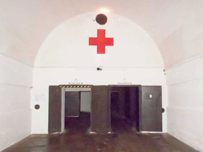 G10_1052.jpg German Underground Military Hospital - St Lawrence -  A Santillo 2011