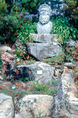 A_651_ZC_88.jpg Bust of Neptune - Treco Abbey Gardens -  A Santillo 1996