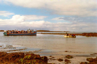 BK1_9_16_IOS-Holiday-1996.jpg Landing at Bryher at low tide -  A Santillo 1996