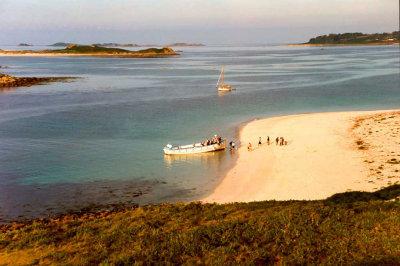  Golden Spray landing at Samson in the evening -  A Santillo 1996