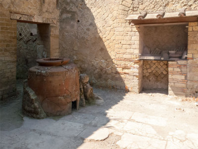 G10_0610-Edit.jpg Thermopolium - Herculaneum (Ercolano), Campania   A Santillo 2010