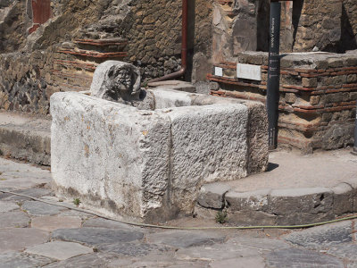 G10_0615.jpg Fountain of Hercule - Herculaneum (Ercolano), Campania   A Santillo 2010