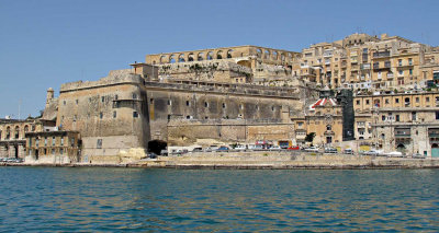 G10_0046A.jpg Fort Lascaris and The Upper Barrakka Gardens - Grand Harbour, Valletta -  A Santillo 2009