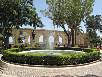 G10_0091.jpg Fountain - Upper Barrakka Gardens, Valletta - © A Santillo 2009