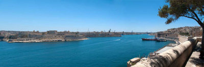 G10_0228_29_30.jpg View across Grand Harbour from Lower Barrakka Gardens, Valletta - © A Santillo 2009