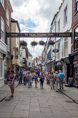 IMG_3443.jpg Ye Olde Starre Inne - Stonegate, York - © A Santillo 2011