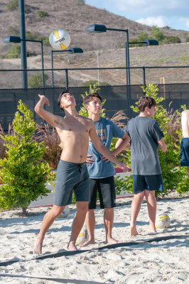 20181004BBeachVballPractice_4.jpg