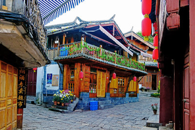 08_Lijiang Old Town awaking.jpg
