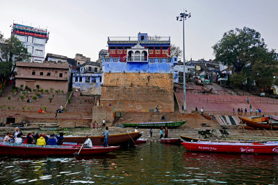 06_Bank of the Ganges River.jpg