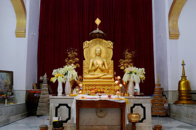 02_Inside Sarnath Temple.jpg