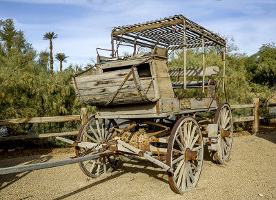 DV Old Covered Wagon Coach