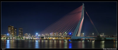 Erasmusbrug in Oranje