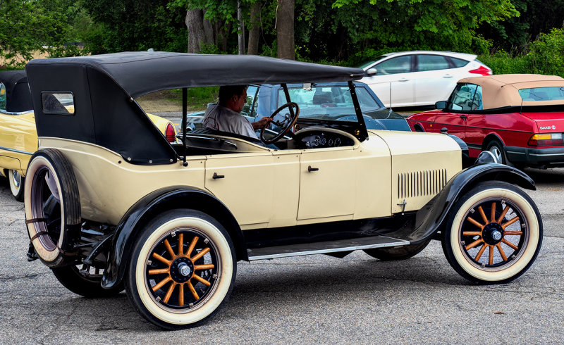 chugging along - 1924 Studebaker Big Six Touring