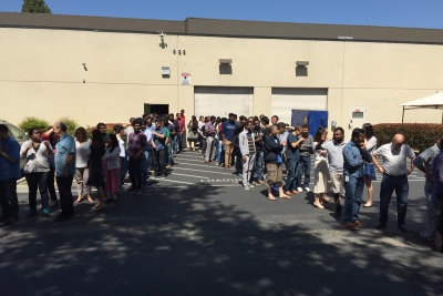 Line for ice cream (which truck to choose?)