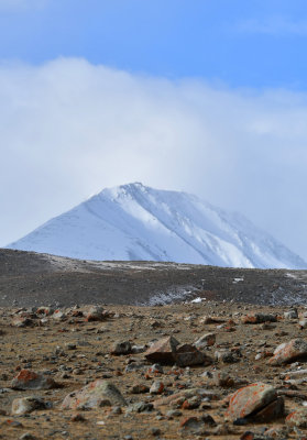 Snow already on higher hills in Dayan area