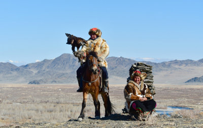 Champion hunter Sailau with son at Alpantsogts