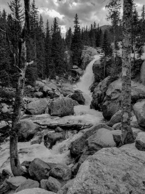 20180606_062643_AlbertaFallsJuneBW.jpg