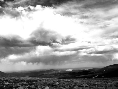 ICR20180609_MTEV173149BW_ROKYMTNSUMRSTORM1PB.jpg