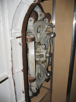 Compartment hatch