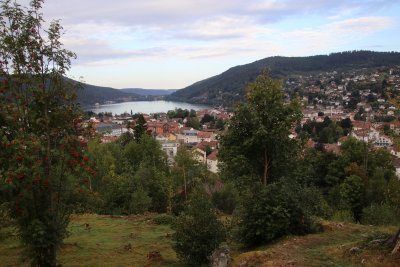 Le lac vu de la Roche du Rain