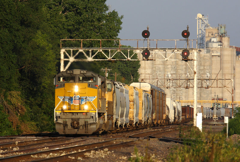 TopekaKS_UP_Kansas_Sub_UP_8636_West_82311_716_PM_2.JPG