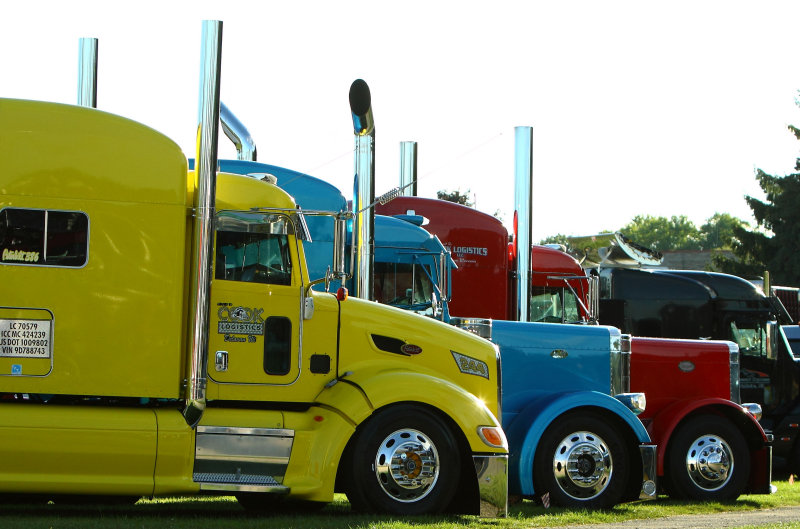 Waupon_WI_4_More_Peterbilts_81316_534_PM_2.JPG