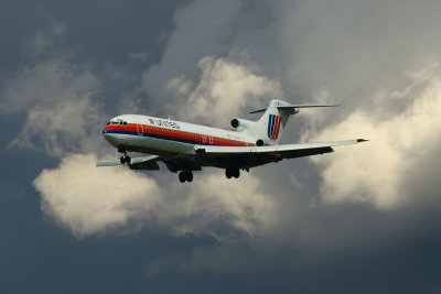 ChicagoIL UAL 727 Approach Storm.jpg